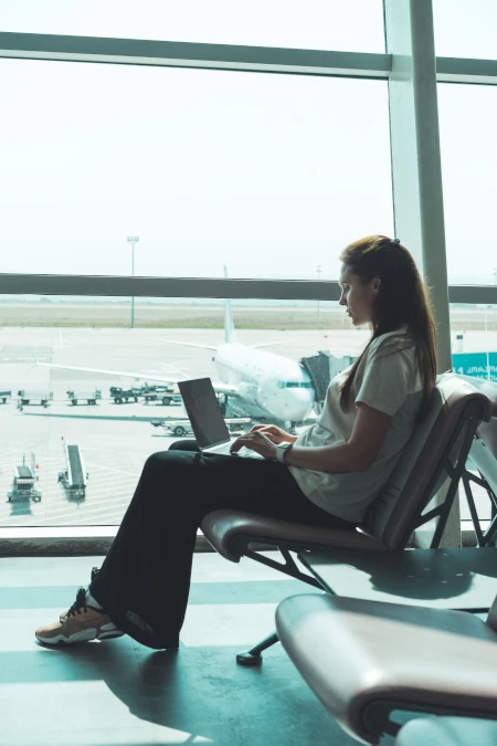 Traveller reviewing India arrival information before travel